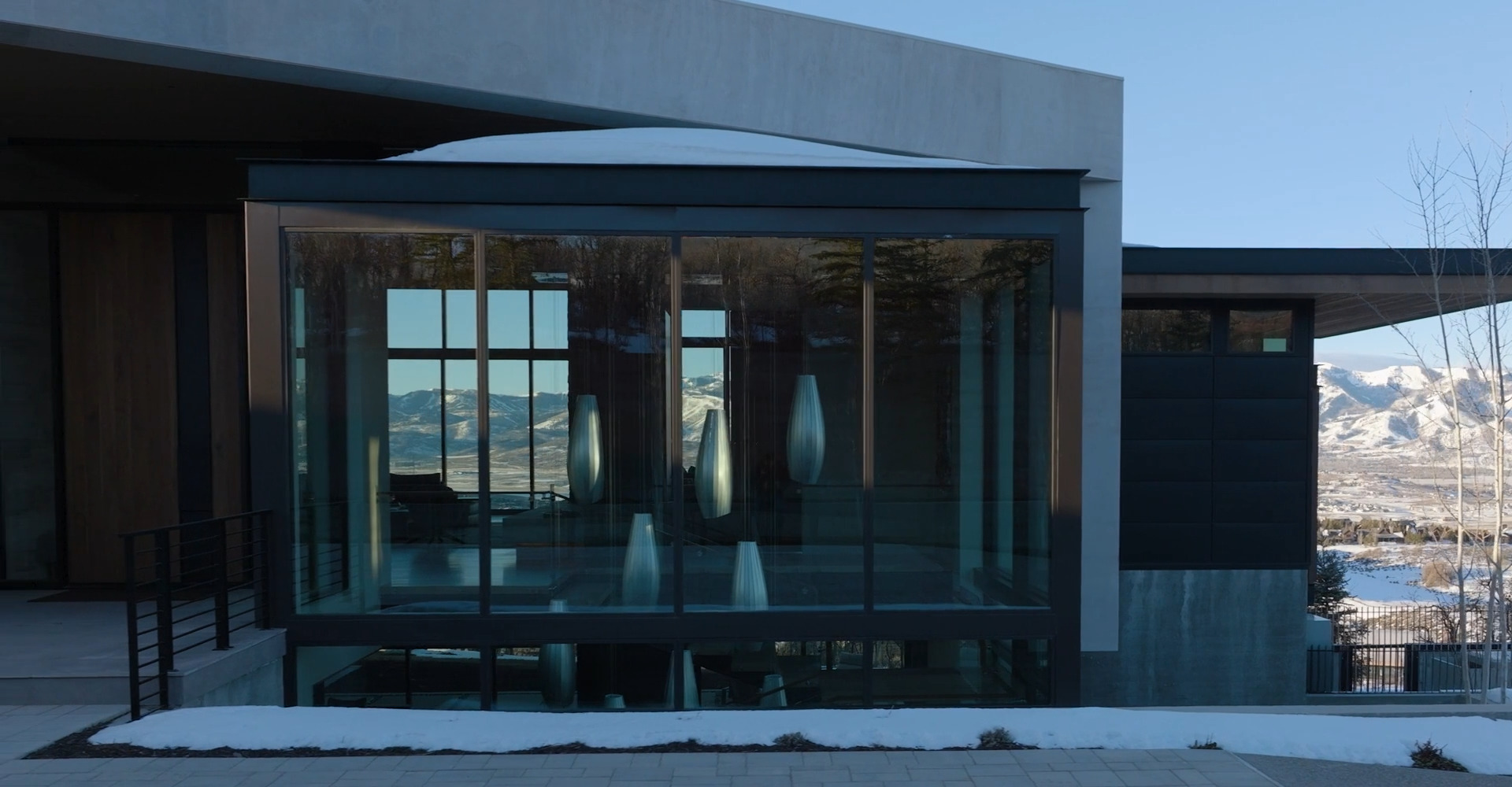 Top_10_aluminum_alloy_doors_and_windows_profile_br